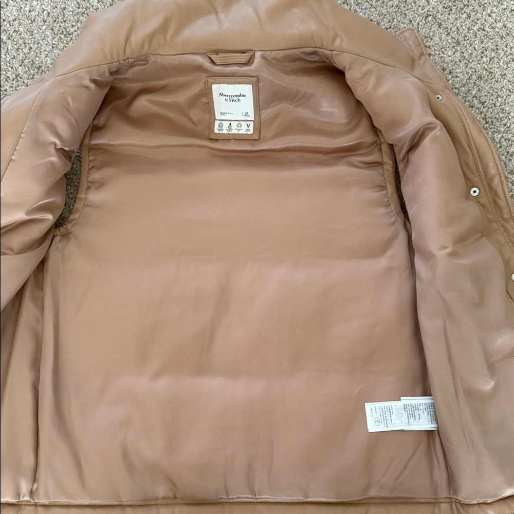 Abercrombie vegan leather vest - Picture 4 of 6